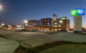 Отель Holiday Inn Express & Suites - Dodge City, an IHG Hotel  Додж Сити